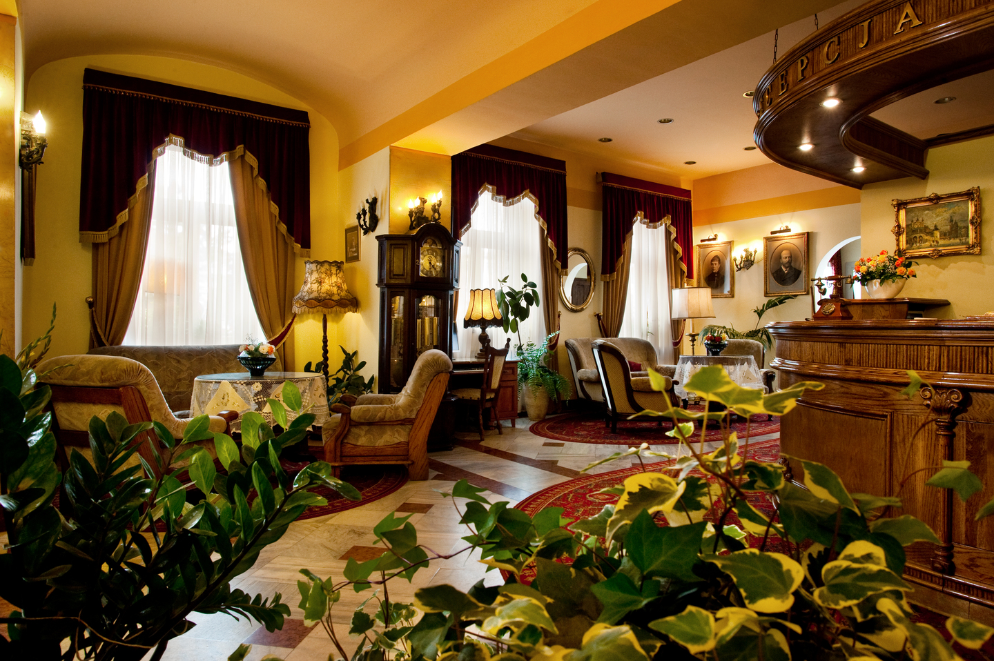 6 wnetrza hotel recepcja